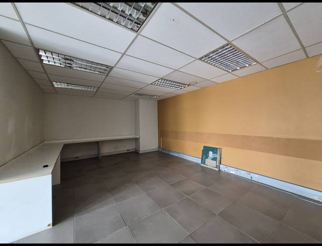 150M² OFFICE TO LET IN CRAIGHALL